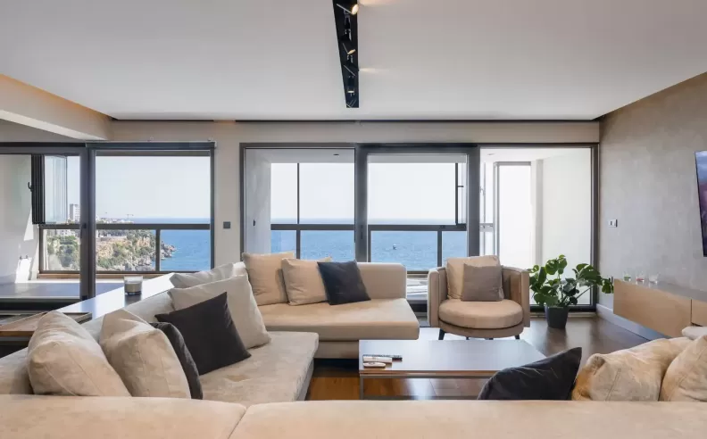 A Modern Marina-View Villa in Antalya Old Town