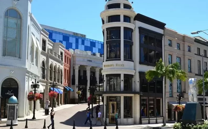 Beverly Hills وأسلوب الحياة الفاخر