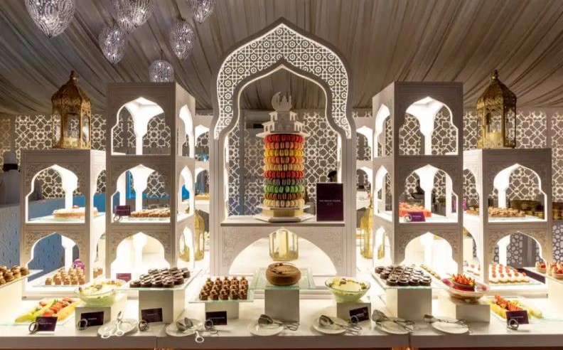 تجربة إفطار وسحور فاخرة في خيمة أساطير