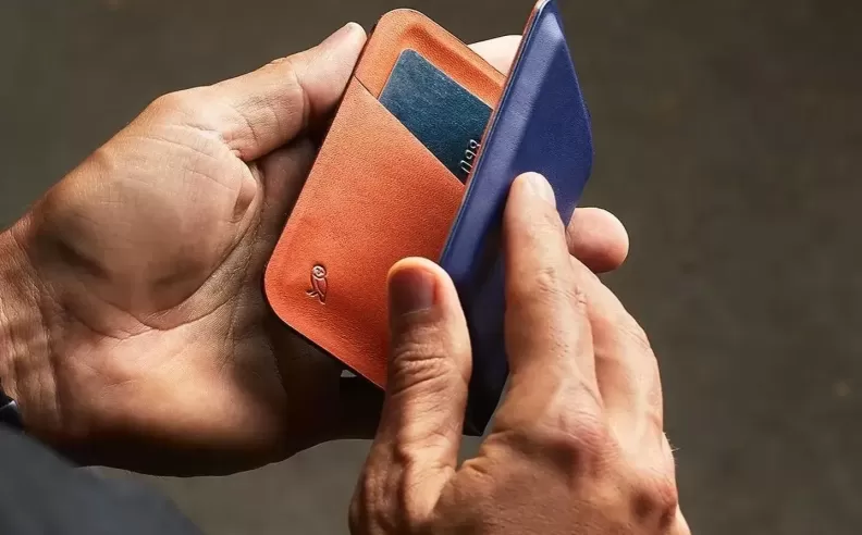 Slim Down Your Pockets: Top 5 Minimalist Wallets for Men in 2024