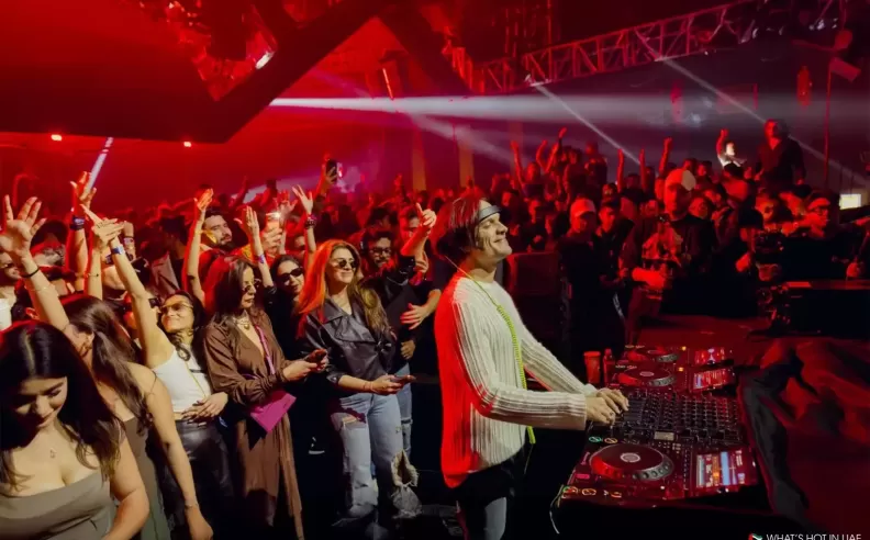 البوم NEWORLD II بين النجاح العالمي والحضور الحي