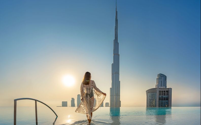 تجارب المسبح وأيام الاسترخاء فوق السحب