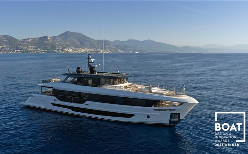 Majesty 100 Terrace Wins Superyacht Design Award