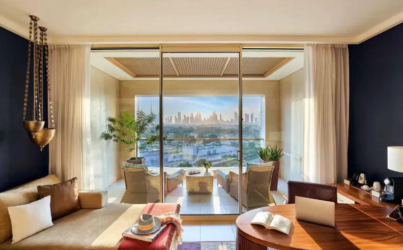 Private Cabins and In-Suite Dining