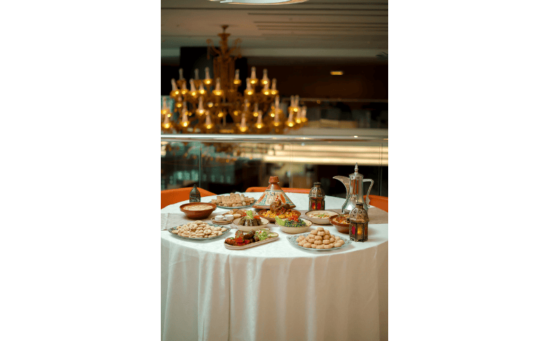 إفطار في مطعم 365