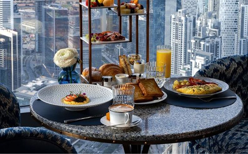 تجربة إفطار فاخرة في أجواء برج خليفة