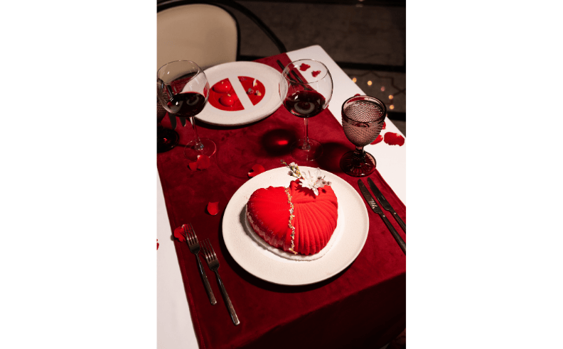 عشاء عيد الحب في مطعم أورينت