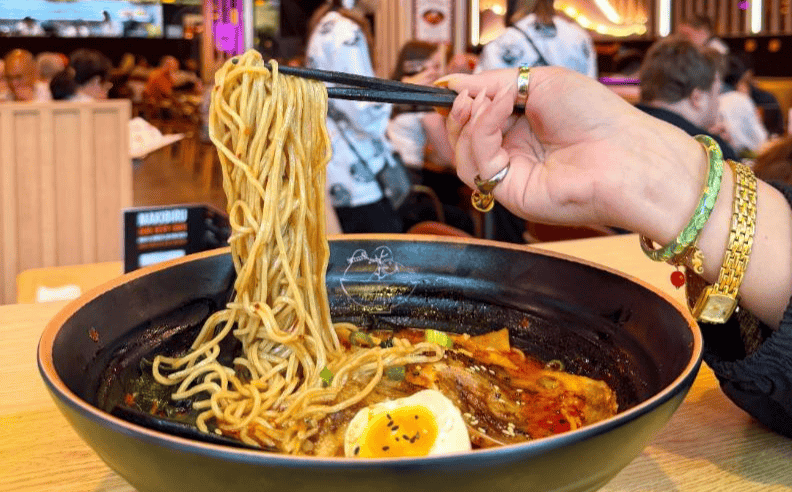 عروض عيد الحب ورمضان في Maki & Ramen دبي