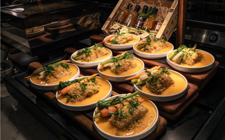 تجربة الإفطار والسحور في قاعة الحفلات