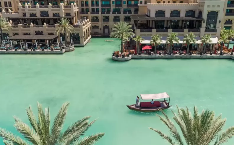 Jumeirah Mina A'Salam: A Gateway to Arabian Adventure and Luxury