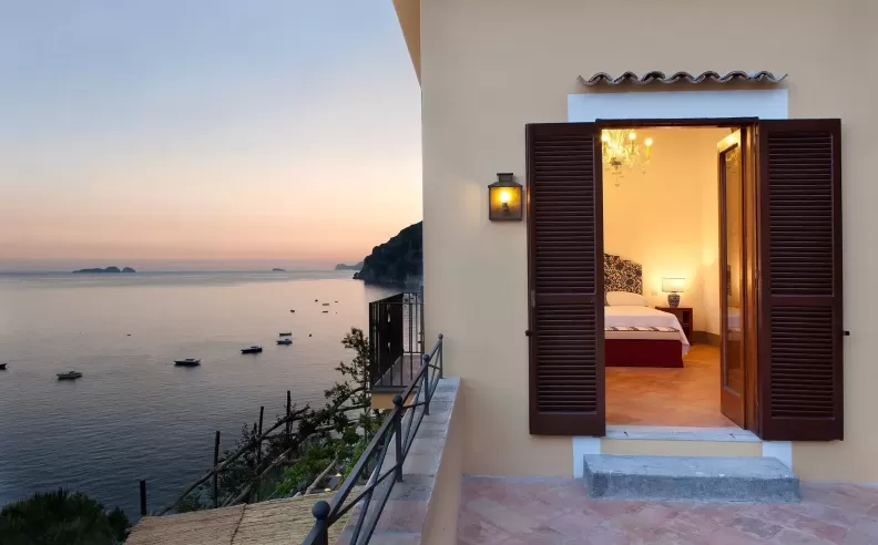 Torre Sponda: Classic Elegance Rewarding the Journey