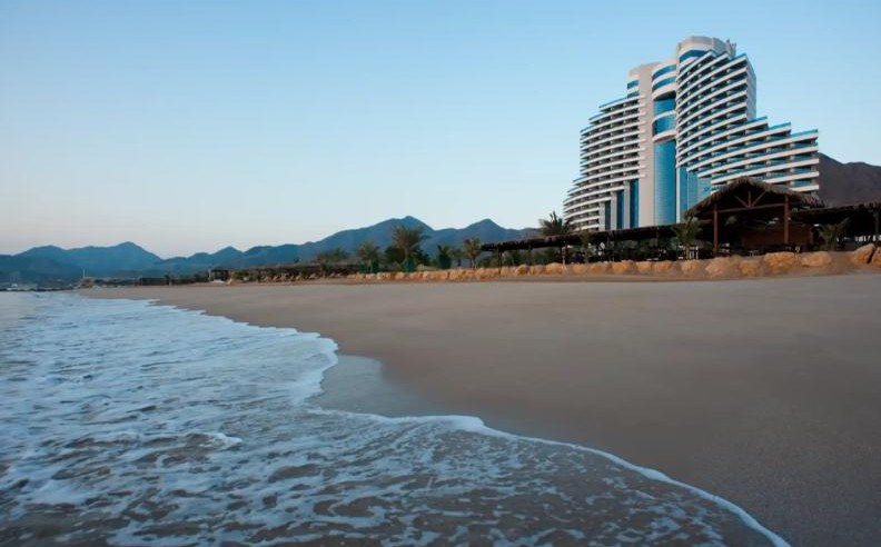 Where to Stay: Le Méridien Al Aqah Beach Resort, Fujairah