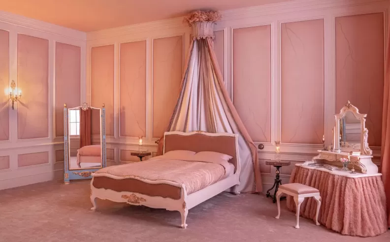 A Bedroom Designed for Intensity and Longing