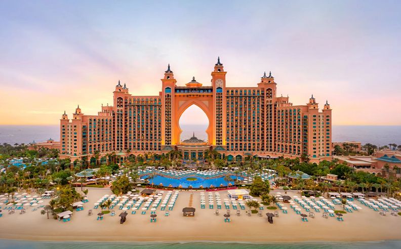 تجارب العائلة والمغامرة والعافية في أتلانتس النخلة