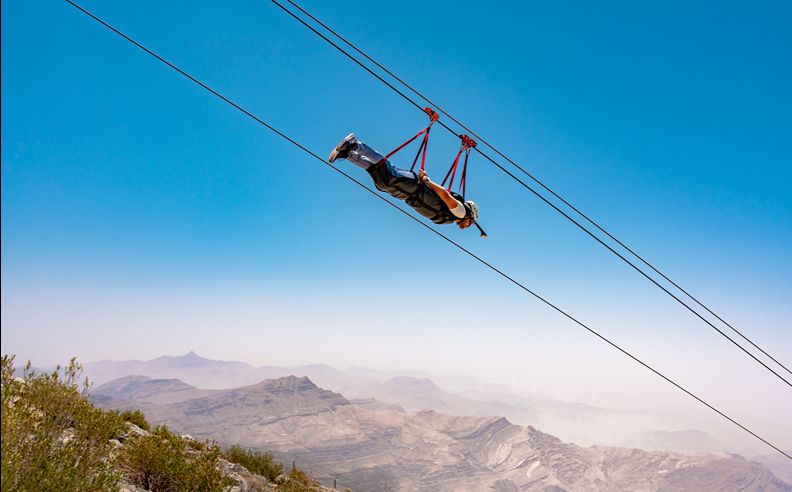 جبل جيس يُقدّم تجارب عائلية جديدة في أعلى قمة بالإمارات العربية المتحدة