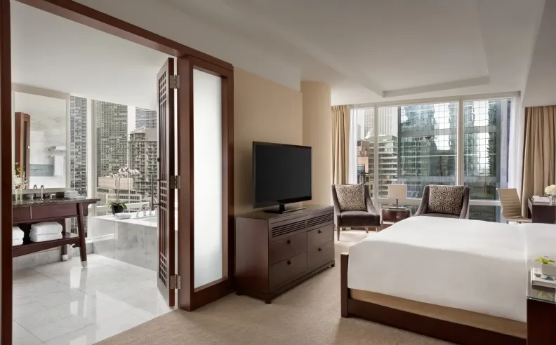 Shangri-La Toronto في تورونتو
