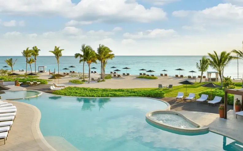 تجربة إقامة فاخرة وسط الطبيعة: لماذا يعتبر Rosewood Mayakoba وجهة مختلفة لعشاق الهدوء؟