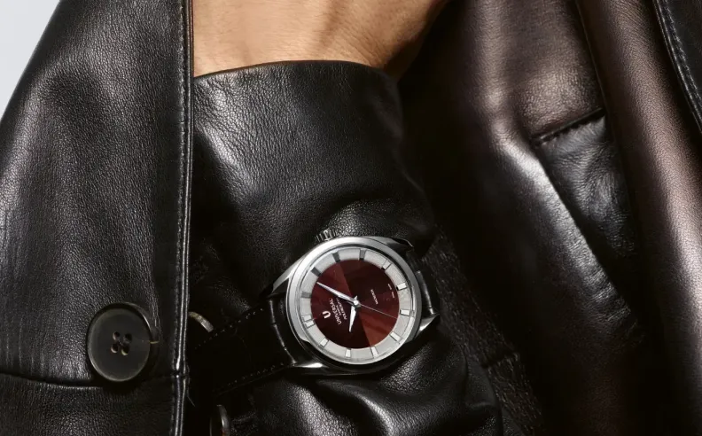 هوية تجمع بين الفن والدقة