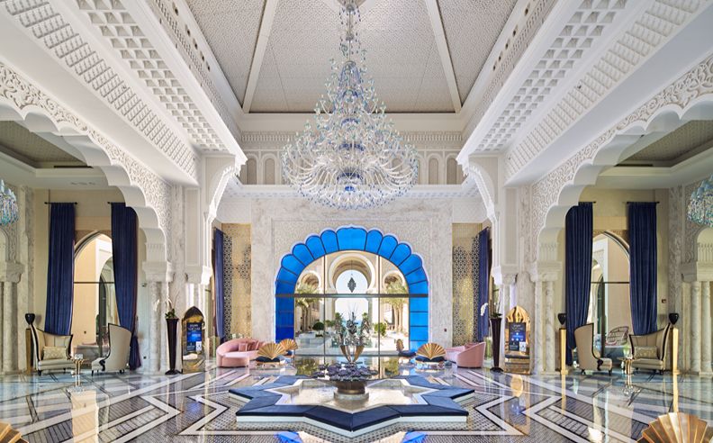 منتجع ريكسوس بريميوم جزيرة السعديات يدعو سكّان الإمارات للاستمتاع بإقامة شاملة كليًّا