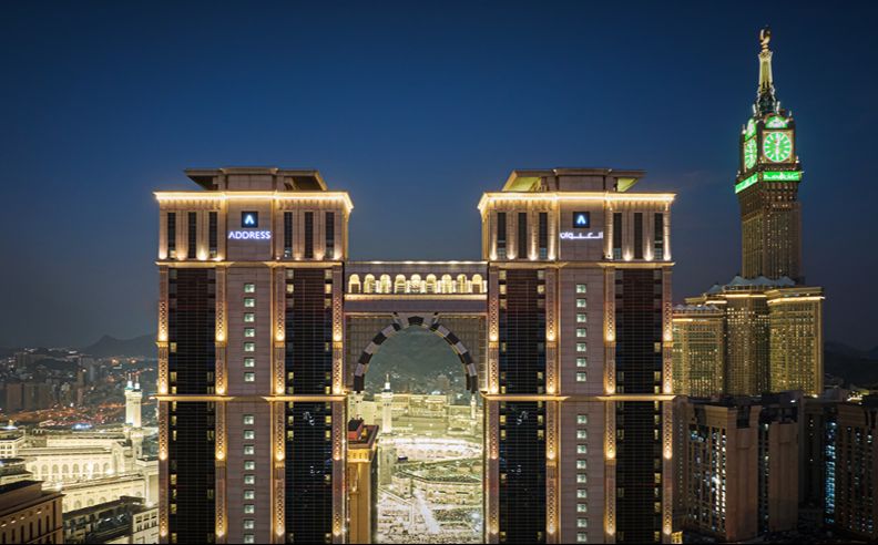 ارتقِ بتجربتك في مكة المكرمة مع إقامة فاخرة في جناح 