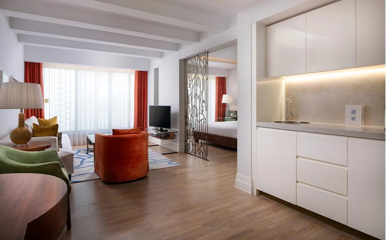 عروض الإقامة الفاخرة في الفندق: الملاذ الحضري وسيكنتشر إسكيب ورجال الأعمال