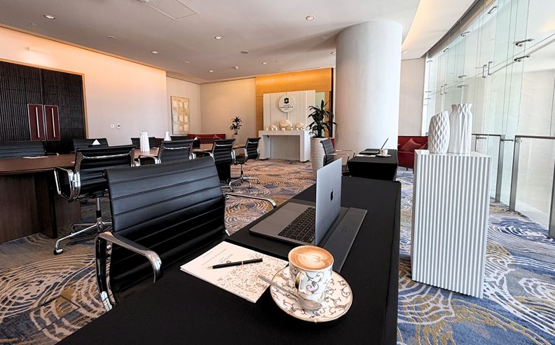 عرض عمل فندقي فاخر في دبي